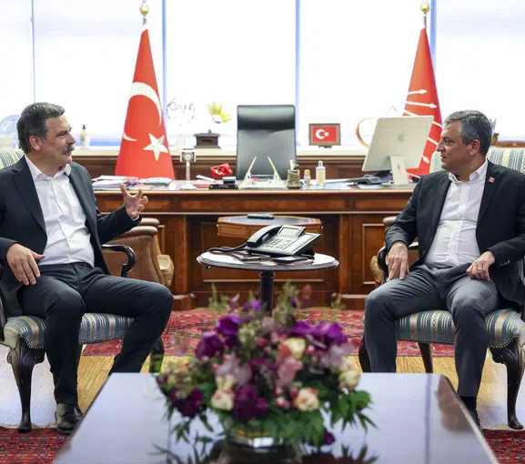 CHP genel merkezinde destek trafiği sürüyor
