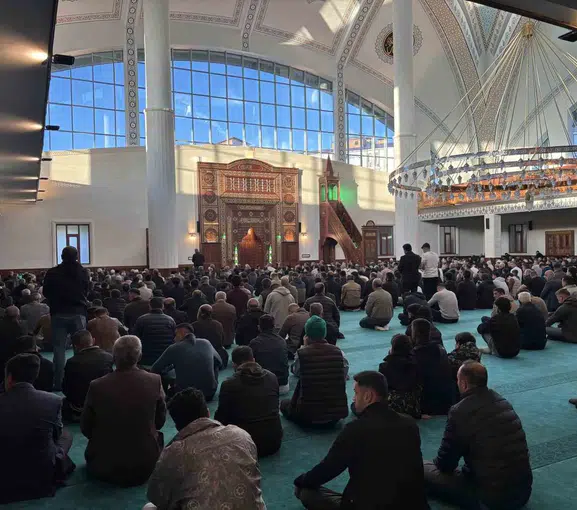 Bingöl bayram sabahına camilerde buluşarak girdi