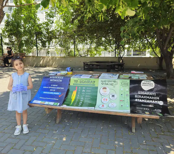 7 yaşındaki Doğa dedesini sigaradan kurtardı