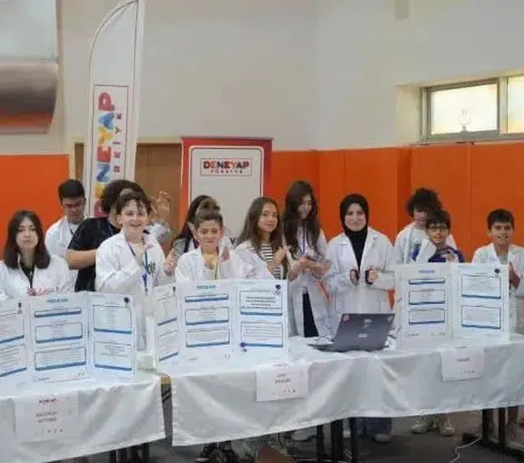 Sinoplu genç kaşifler uzay teknolojilerini görücüye çıkardı