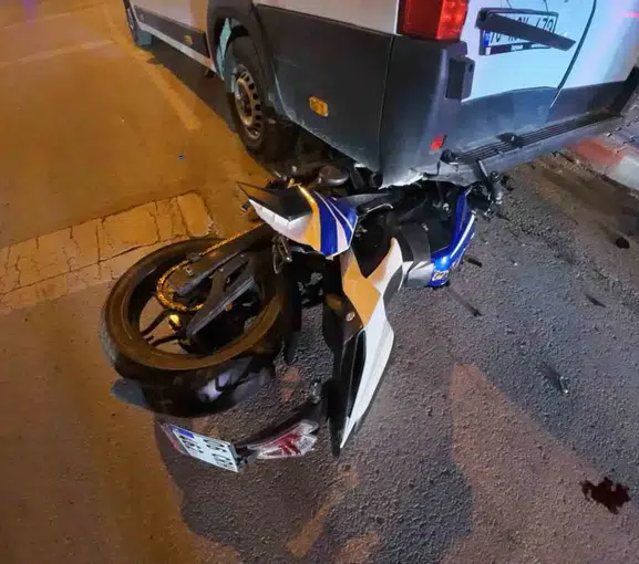 Karaman'da motosiklet kazası kameraya saniye saniye yansıdı