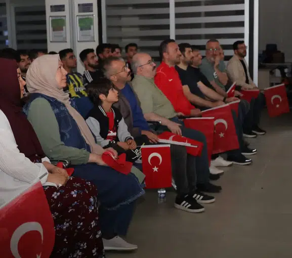 Artvinliler Dünya Kupası için dev ekranda buluştu