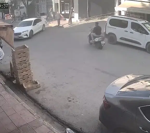 Nusaybin'de cami önünden bisiklet çalan şüpheli kamerada
