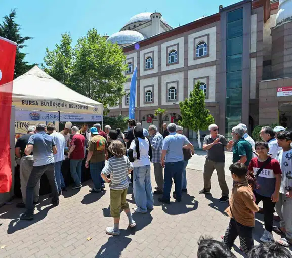 Bursa’da Muharrem ayı bereketi 28 farklı noktada paylaşılıyor