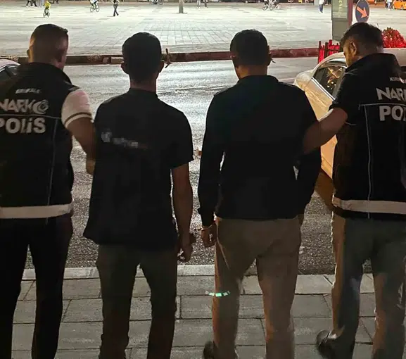 Kırıkkale polisi durdurduğu araçta uyuşturucu yakaladı