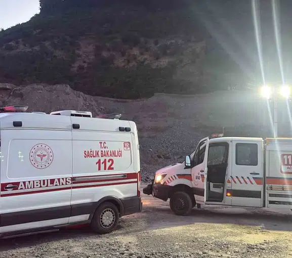 Giresun'da dere taştı mahsur kalanlar kurtarıldı