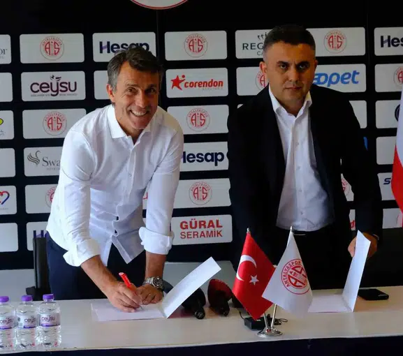 Antalyaspor yeni sezon için rotayı Bülent Korkmaz ile çizdi