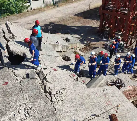 Yalova afetlere karşı 120 kişilik gönüllü ekibiyle hazırlanıyor