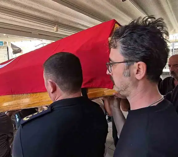 Eşini kazada kaybeden emekli polis memuru hayatını kaybetti