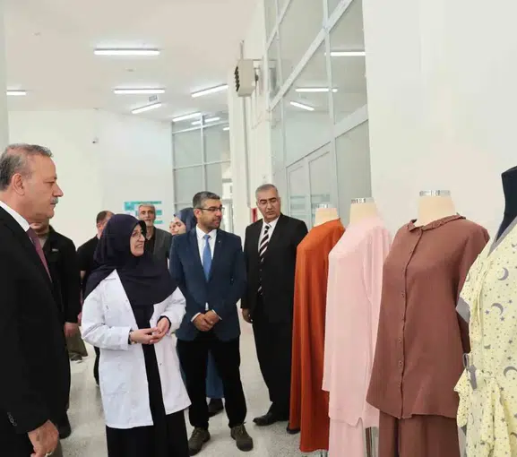 Bitlis Eren Üniversitesi kursiyerleri yıl boyu süren emeklerini sergiledi