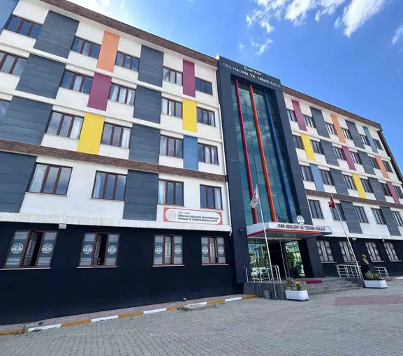 Van'da öğrenciler okul atölyesinde 52 çeşit ürün üretiyor
