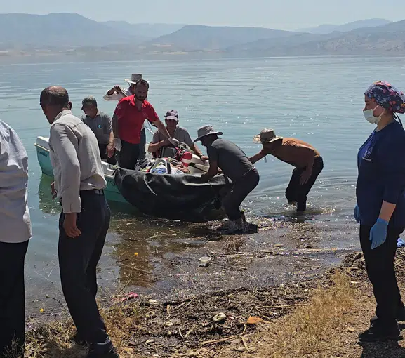 Siirt'te zamana karşı yarışan ekipler hastayı tekneyle kurtardı