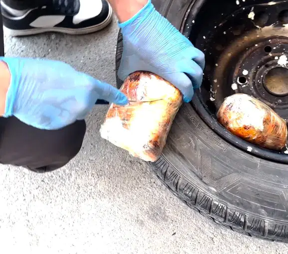 Batman'da uyuşturucu dolu araca polis baskını