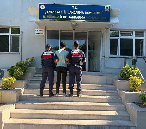 Çanakkale’de tarım arazisi yangınına yol açan operatör yakalandı