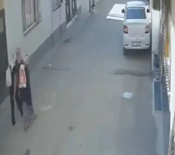 Adana'da pes dedirten hırsızlık Evin mutfağını boşalttılar