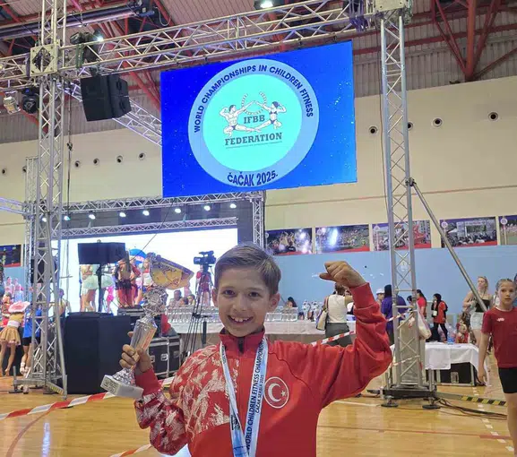 Balıkesirli küçük sporcu dünya ikinciliğinden yazarlığa adım attı