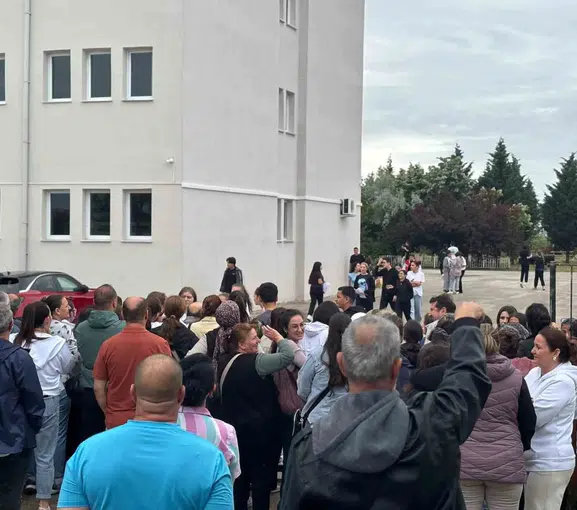 Babaeski’de LGS maratonu İçeride öğrenciler dışarıda veliler ter döktü
