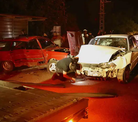 Kastamonu yolunda feci kaza 8 kişi hastaneye kaldırıldı