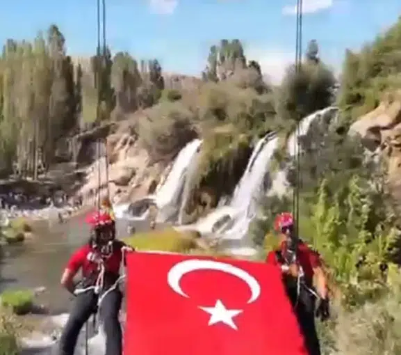 Van Jandarmasından teşkilatın 187 yılına özel görsel kutlama