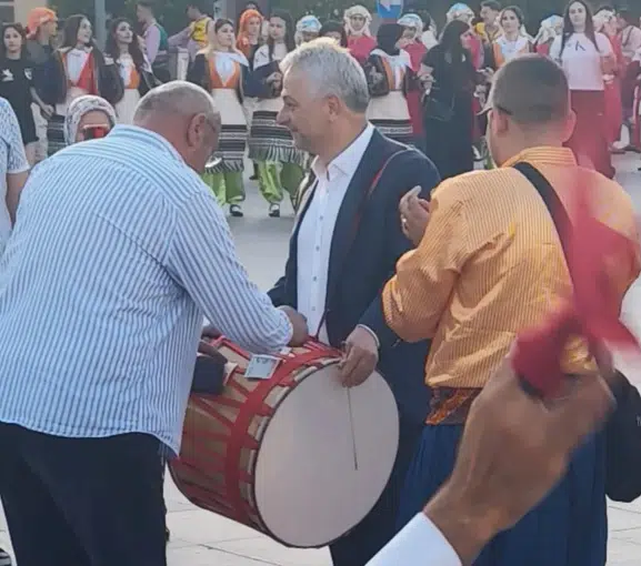 Manisa’daki finallerde federasyon başkanından davullu şov