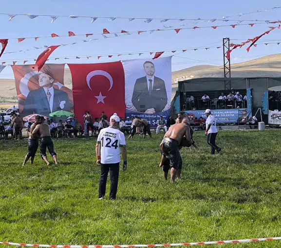 Çeyrek asırlık özlem bitti Karaadilli er meydanına geri döndü