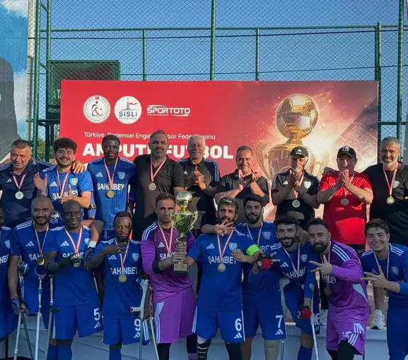 Gaziantep’in gururu Şahinbey Ampute sezonu üç kupayla kapattı