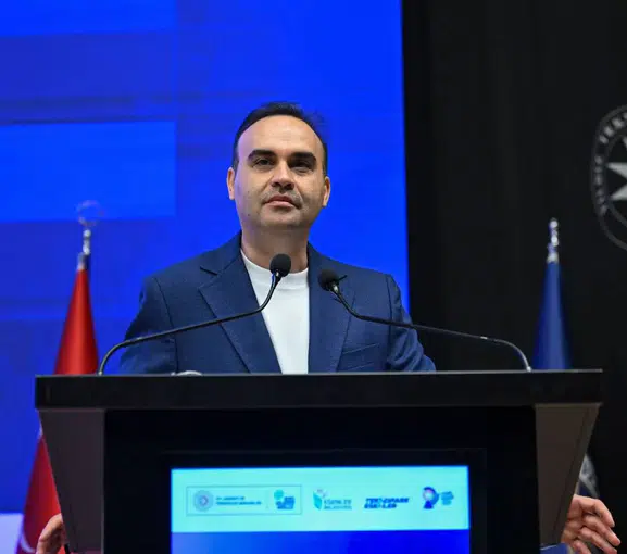 Türkiye yapay zeka eğitimine dev bütçe ve 5 milyon hedefle başlıyor