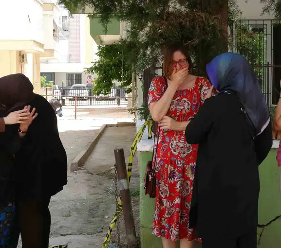 Antalya’da öğretmen dehşeti Eşini ve kayınpederini evinde öldürdü