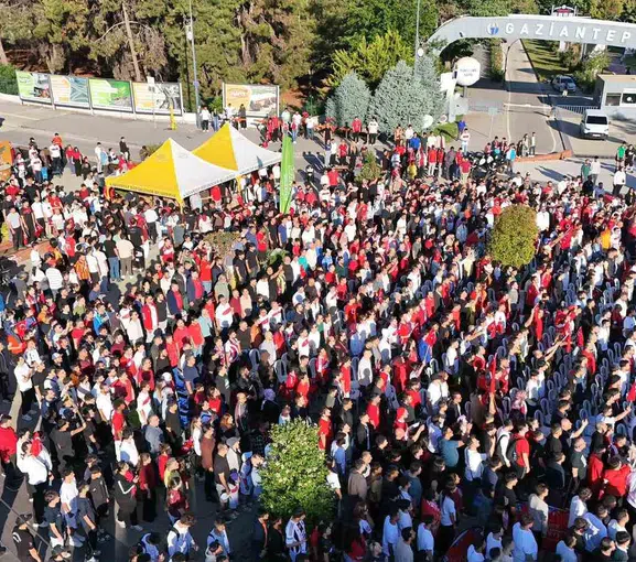 Gaziantepliler Dünya Kupası heyecanını meydanda paylaştı