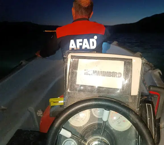 Burdur Gölü’nde kano paniği İki kişi sağ kurtarıldı