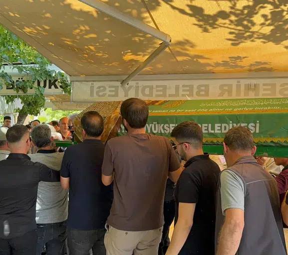 Isparta yolundaki acı kazanın kurbanları son yolculuğuna uğurlandı