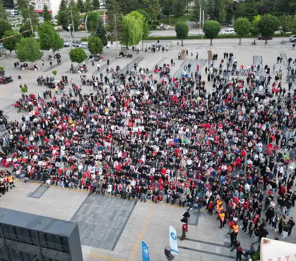 Çorumlular sabahın ilk ışıklarında milli maç heyecanı yaşadı