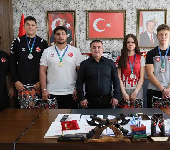 Bilecikli judocular kürsüden inmedi