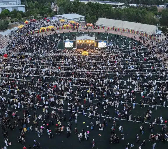 İnönü Üniversitesi mezunları için stadyumda büyük tören