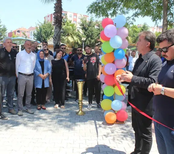 Sinop Türkeli'de yenilenen çocuk parkı kapılarını açtı