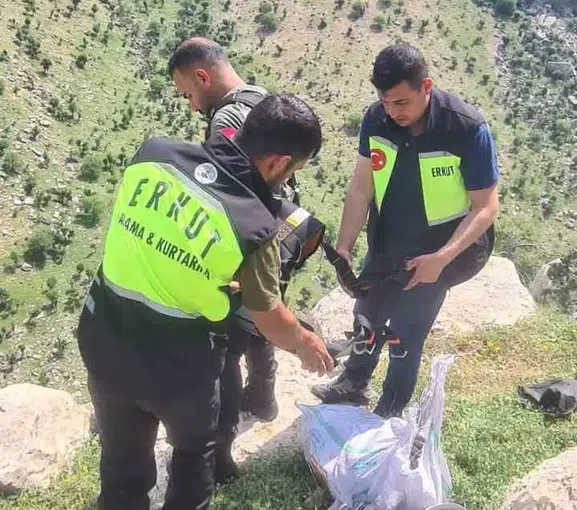 Eruh’ta sekiz günlük kayalık esareti mutlu bitti