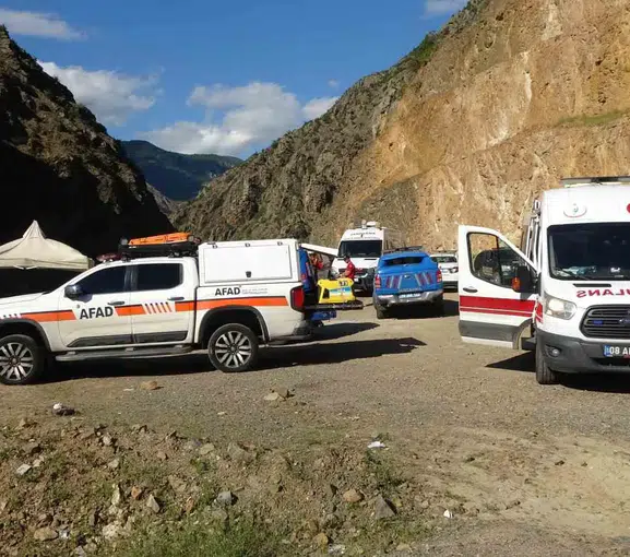 Artvin’de dereye düşen kamyondaki sürücü 14 gün sonra bulundu
