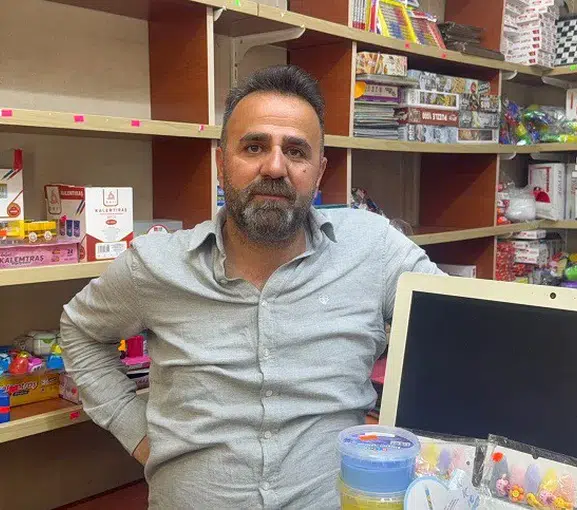 Hakkari’de inşaat kazısı dükkanları yıktı esnaf çaresiz kaldı