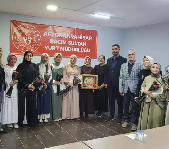 Afyon’daki kız yurdunda hafızlık eğitimi tamamlandı