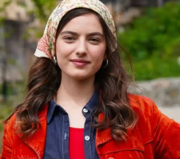 Taşacak Bu Deniz dizisinin yıldızı Ava Yaman makyajıyla şaşırttı