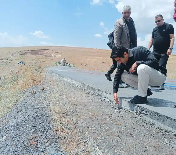 Sarıkamış köylerinde ulaşım sorunu beton yollarla çözülüyor