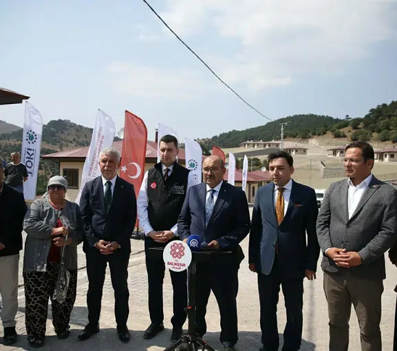 Sındırgı depremzedeleri için 305 yeni evin sahipleri belli oldu