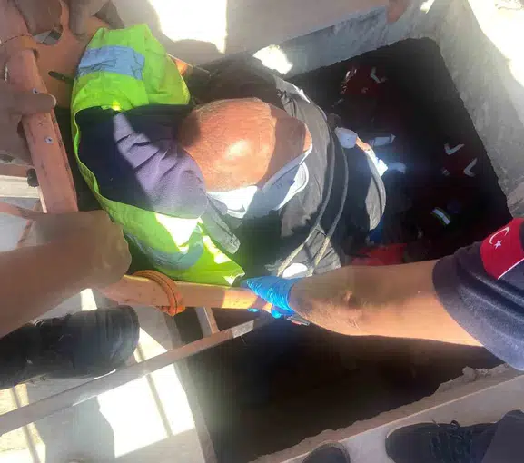 Bodrumda beş metrelik havuza düşen kişi kurtarıldı