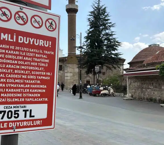 Bolu İzzet Baysal Caddesi’nde yasaklara rağmen tehlike bitmiyor