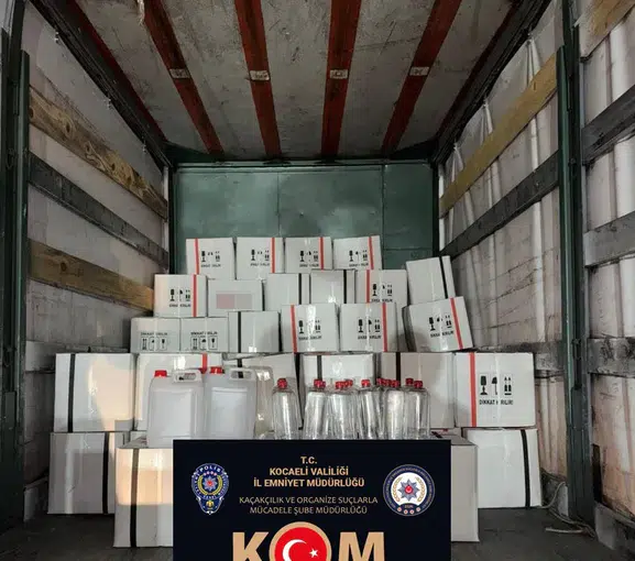 Kocaeli’de yakalanan kaçak alkol piyasaya sürülmeden durduruldu