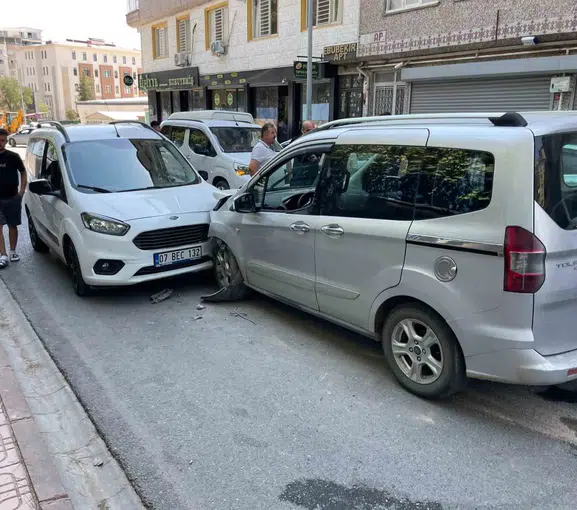 Siirt'te trafik kazası İki araç çarpıştı bir kişi yaralandı