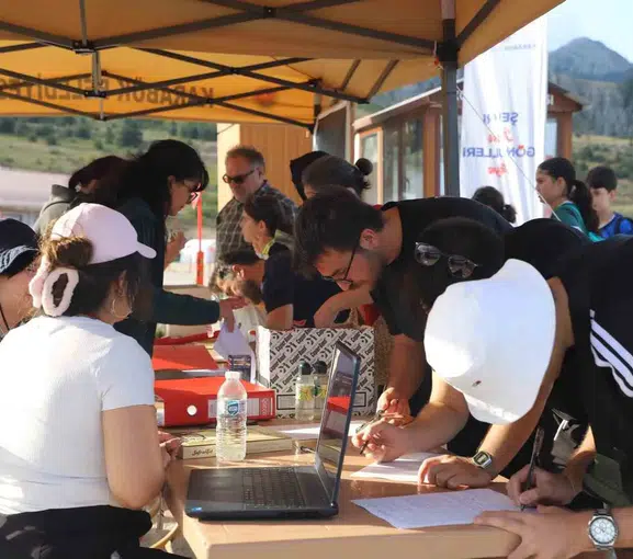 Keltepe zirvesinde yıldızların altında buluştular