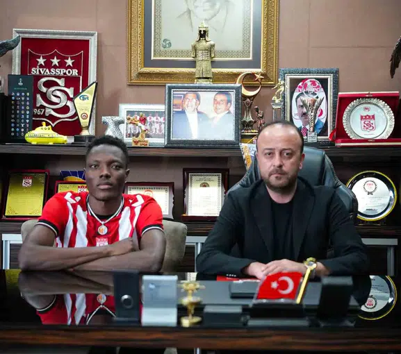 Sivasspor orta sahaya genç takviye yaptı