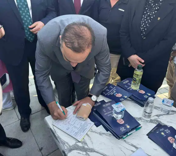 Bakan Kacır Afyon’da bizzat üye yaptı
