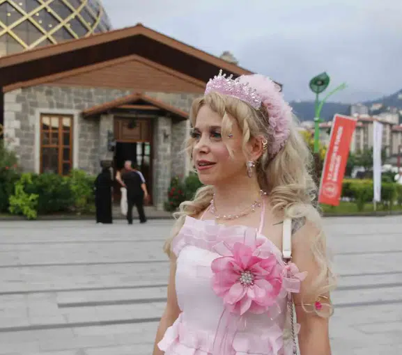Rize sokaklarında bir Barbie masalı
